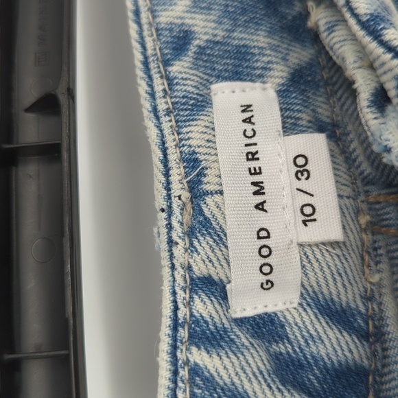 Good American Light Blue Straight Leg Jeans - Picture 6 of 9